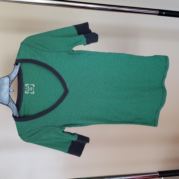 Old Navy t-shirt - Picture 1 of 3